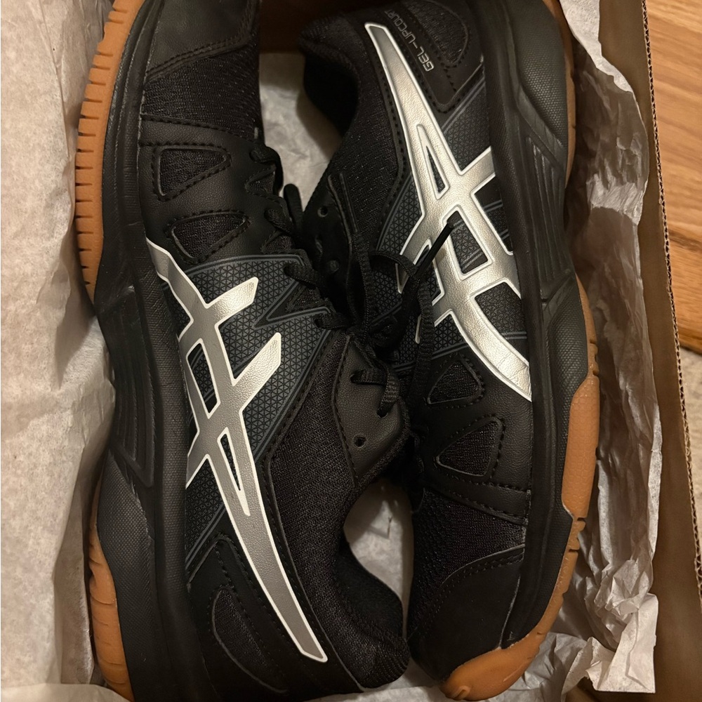 ASICS Volleyball Black and Silver Athletic Shoes